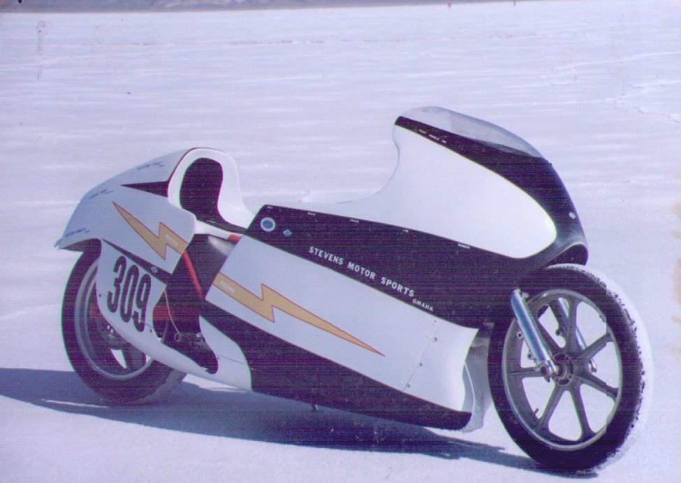 whtbike.jpg (110258 bytes)